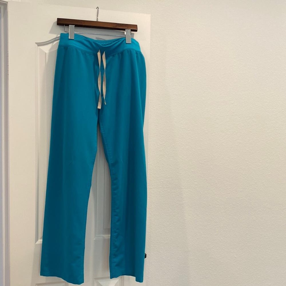 Figs scrub pants. Size Medium. Teal